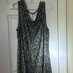 Pretty Chloe tank top, black and white design long tank top